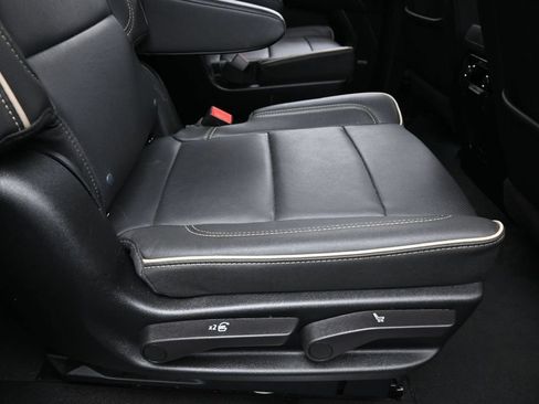 Used 2026 Chevrolet Suburban Premier AWD/4WD image 45