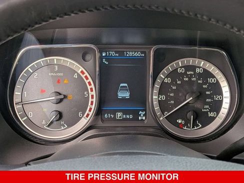Used 2019 Nissan Titan SL w/ Midnight Edition AWD/4WD image 21