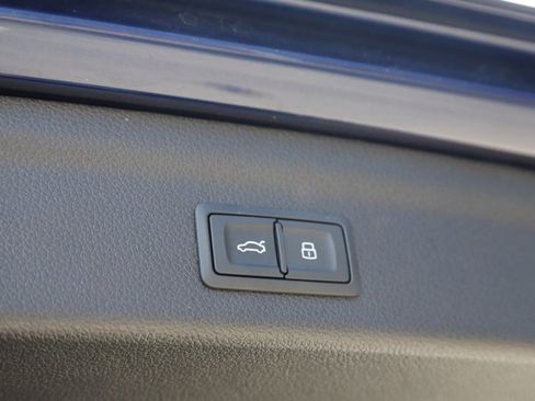 Used 2025 Audi Q3 2.0T Premium image 4