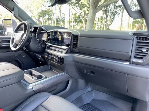 Used 2025 Chevrolet Silverado 2500 LTZ w/ LTZ Premium Package image 25