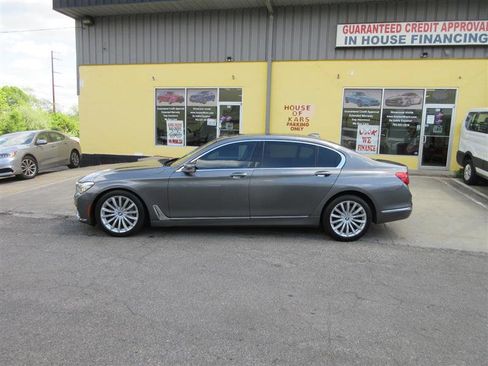 Used 2017 BMW 740i RWD image 2