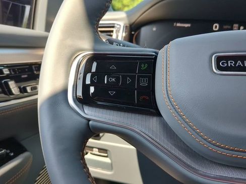 New 2023 Jeep Grand Wagoneer Series III AWD/4WD image 27