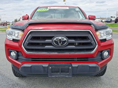 Used 2022 Toyota Tacoma SR5 w/ Technology Package RWD image 3