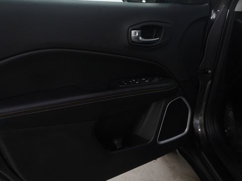 Used 2018 Jeep Compass Latitude w/ Popular Equipment Group image 20