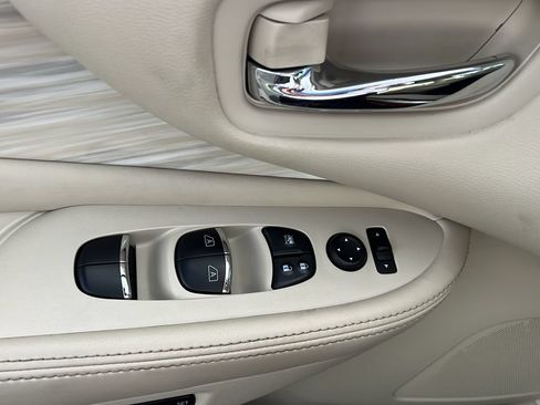 Used 2017 Nissan Murano SL w/ SL Technology Package FWD image 10