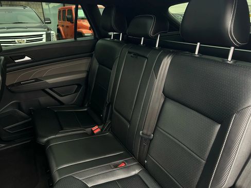 Used 2022 Volkswagen Atlas Cross Sport SEL R-Line image 25