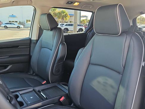 New 2026 Honda Odyssey Touring image 12
