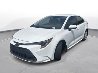 Certified 2025 Toyota Corolla LE FWD video 2