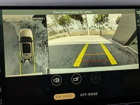 Used 2023 Land Rover Range Rover SE image 11