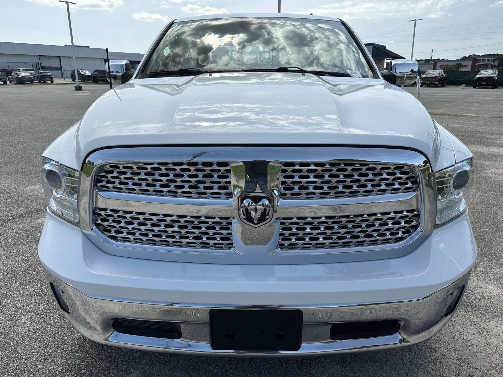Used 2017 RAM 1500 Laramie w/ Convenience Group AWD/4WD image 9