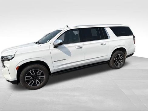 Used 2022 Chevrolet Suburban Premier AWD/4WD image 12