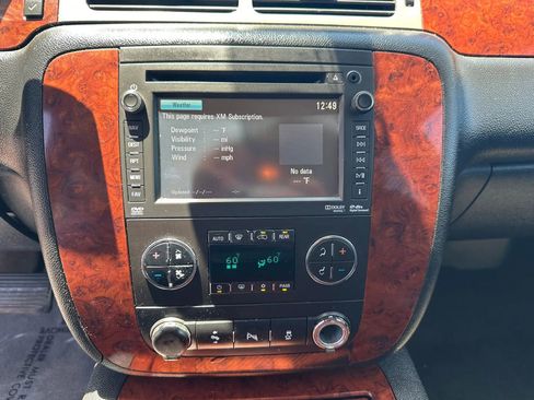 Used 2012 Chevrolet Suburban LTZ RWD image 13