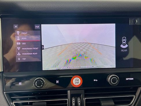 New 2026 Porsche Macan image 16