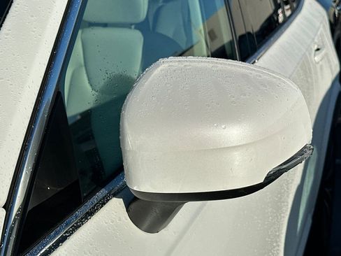 Used 2022 Volvo XC90 T5 Momentum w/ Climate Package image 16