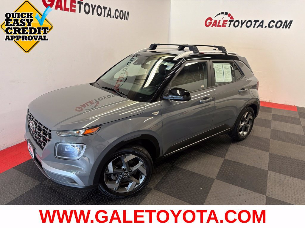 Used 2022 Hyundai Venue Limited FWD image 1