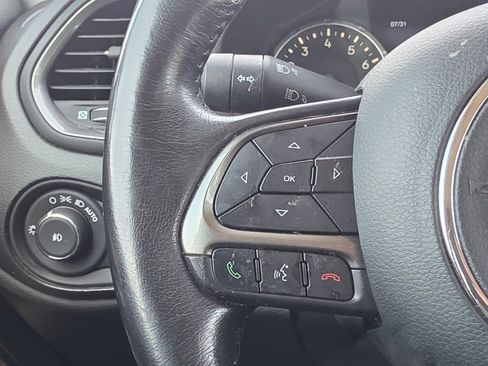 Used 2020 Jeep Renegade Limited w/ UConnect 8.4 Nav Group image 19