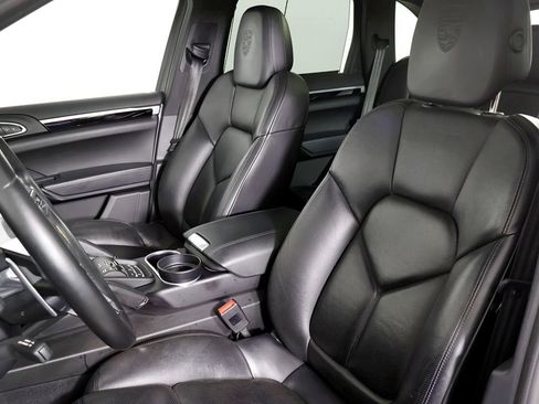 Used 2017 Porsche Cayenne Platinum Edition w/ Premium Package Plus (PJX) image 24