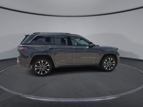 Used 2022 Jeep Grand Cherokee Overland w/ Adv Protech Group III RWD image 9
