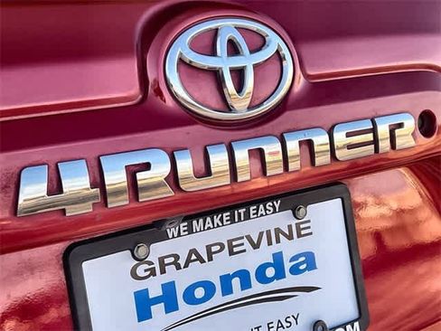 Used 2016 Toyota 4Runner SR5 Premium image 8