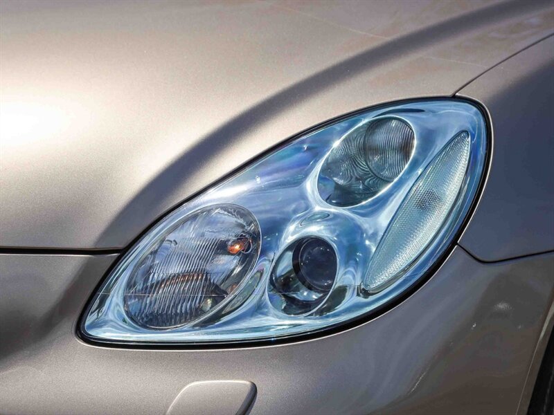 Used 2005 Lexus SC 430 Convertible w/ Preferred Accessory Pkg RWD image 17