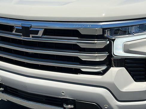 New 2026 Chevrolet Silverado 1500 High Country AWD/4WD image 10