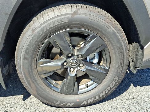 Used 2026 Toyota RAV4 LE AWD/4WD image 8