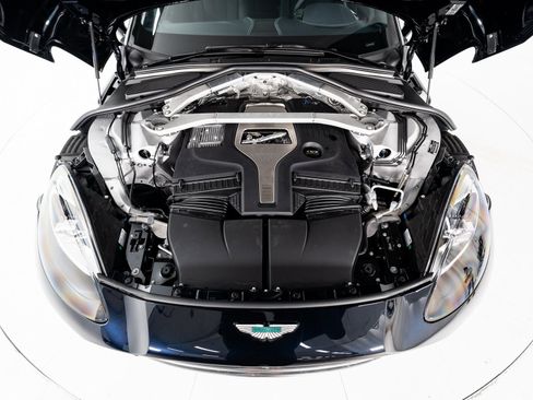 Used 2025 Aston Martin DBX 707 image 45