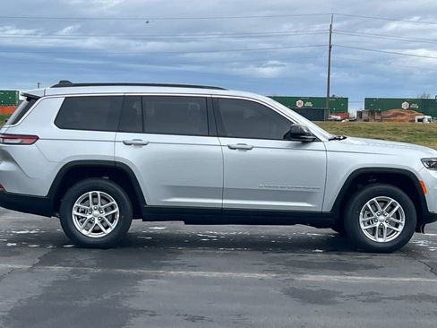 New 2026 Jeep Grand Cherokee L Laredo w/ Trailer Tow Package AWD/4WD image 2