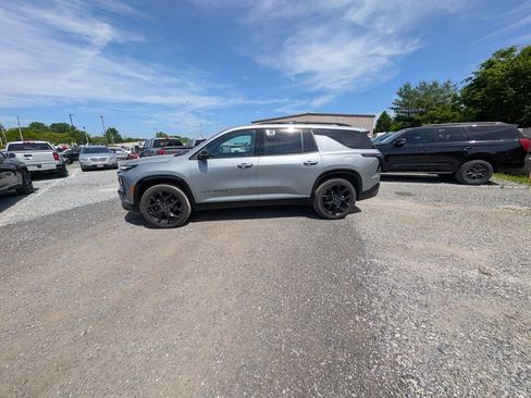 Used 2024 Chevrolet Traverse RS w/ LPO, Floor Liner Package AWD/4WD image 3
