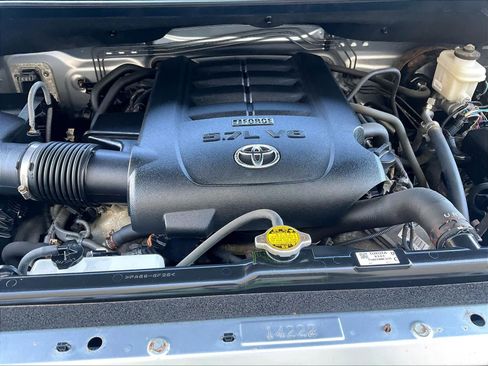 Used 2016 Toyota Tundra Limited w/ Limited Premium Package image 28