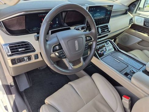 Certified 2024 Lincoln Navigator Reserve AWD/4WD image 11