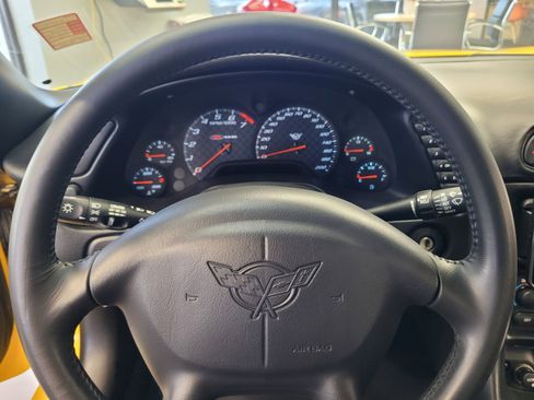Used 2001 Chevrolet Corvette Z06 w/ Memory Pkg image 21