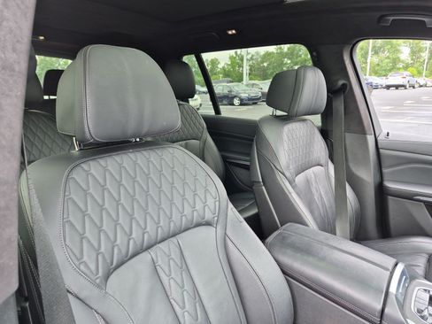 Used 2022 BMW X7 xDrive40i w/ M Sport Package AWD/4WD image 34