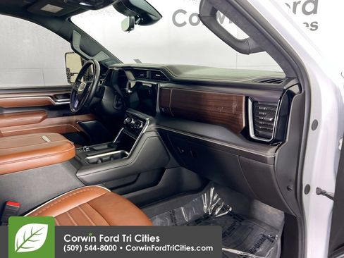 Used 2024 GMC Sierra 3500 Denali Ultimate image 30