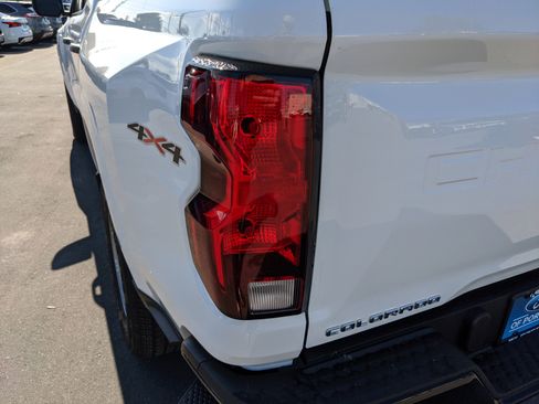 Used 2025 Chevrolet Colorado W/T image 13