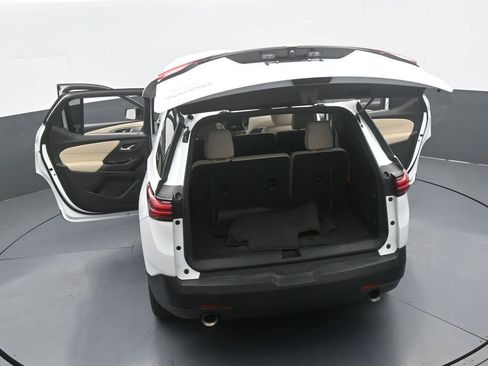 Used 2023 Chevrolet Traverse LS image 64