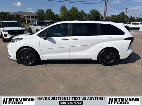 Used 2026 Toyota Sienna XSE AWD/4WD image 8