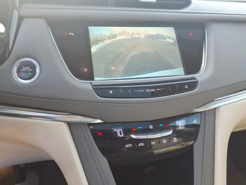 Used 2018 Cadillac XT5 Luxury w/ Driver Awareness Package image 32