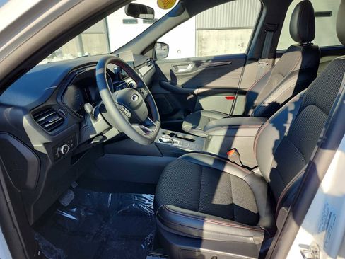 Used 2025 Ford Escape ST-Line Select w/ Class II Trailer Tow Package image 11