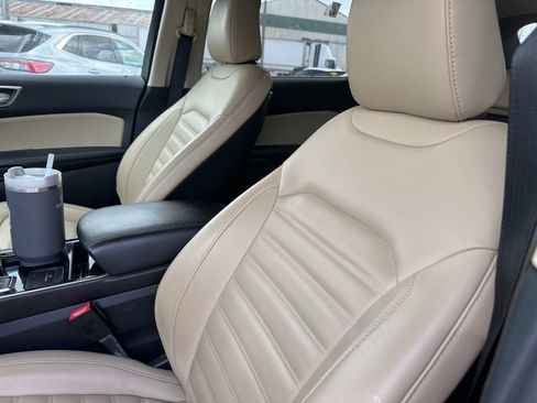 Used 2020 Ford Edge SEL w/ Convenience Package image 3