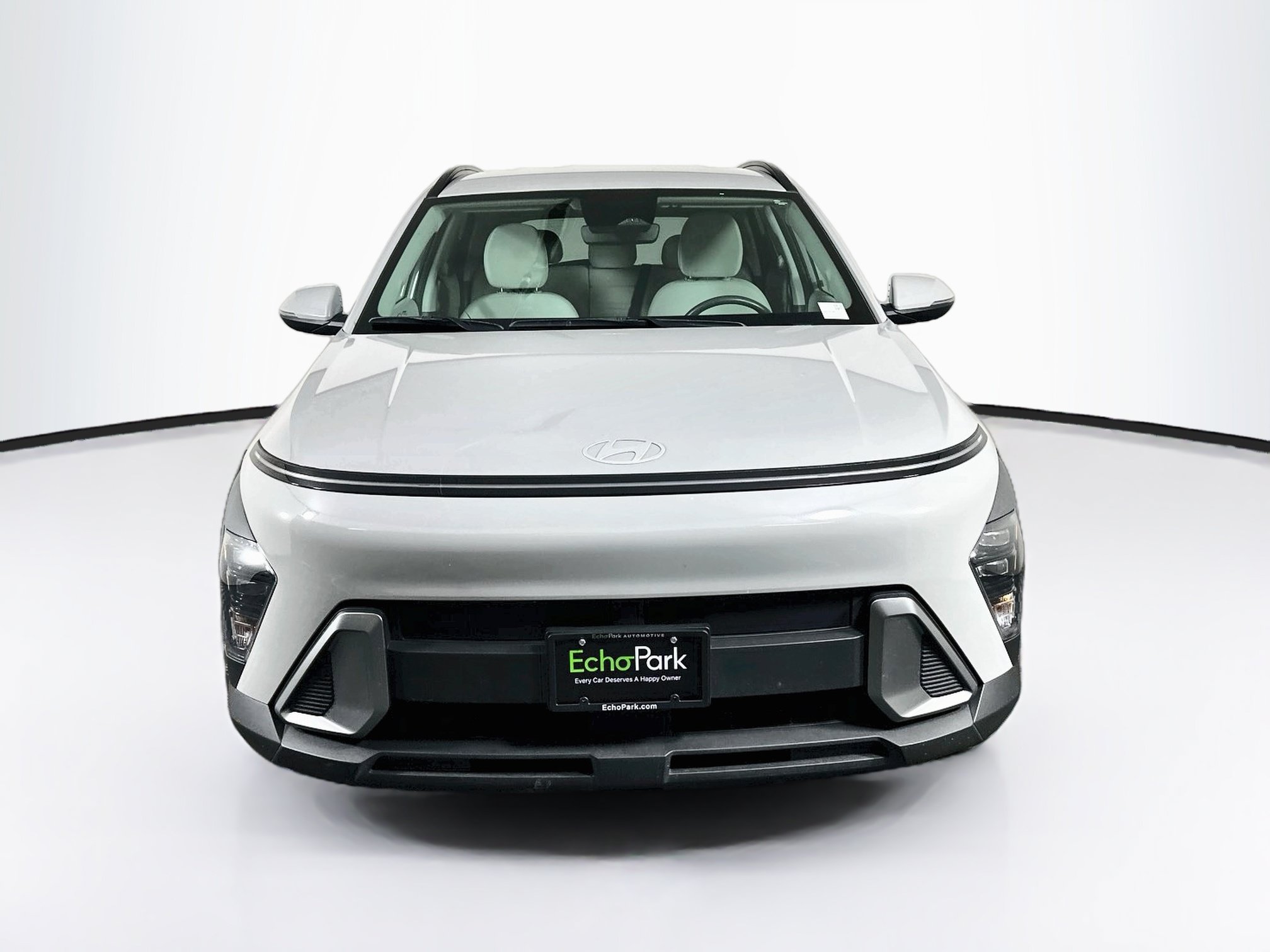 Used 2025 Hyundai Kona SEL FWD image 2