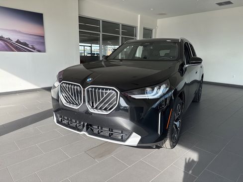 Used 2025 BMW X3 xDrive30i w/ Premium Package image 3