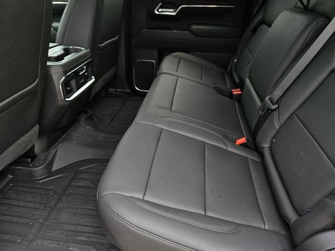 New 2026 GMC Sierra 1500 SLT image 22