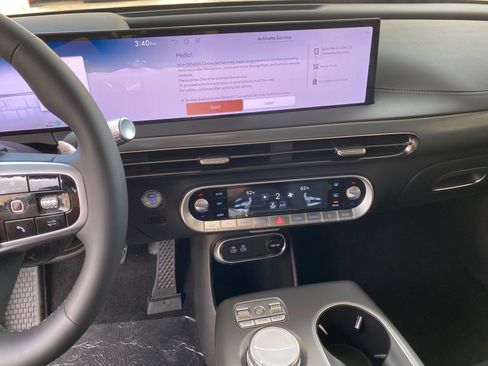 New 2026 Genesis GV60 Advance image 15