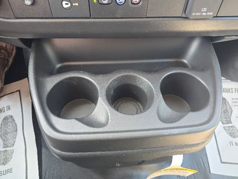 Used 2025 GMC Savana 3500 RWD image 18