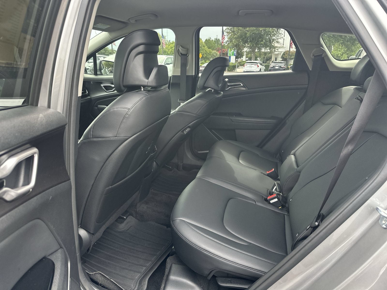 Used 2024 Kia Sportage EX FWD image 31