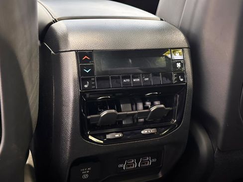 Used 2023 Jeep Grand Cherokee L Overland AWD/4WD image 20