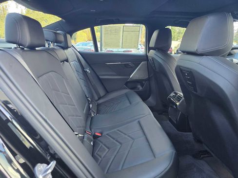 Used 2024 BMW i5 eDrive40i w/ Convenience Package image 13