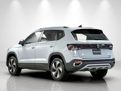 New 2026 Volkswagen Taos SE AWD/4WD image 3
