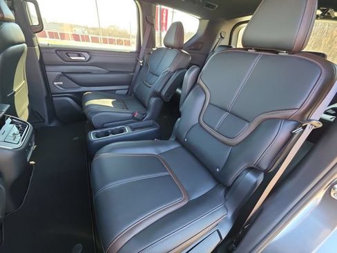 New 2026 Nissan Armada SL w/ Captain's Chari Seat Package AWD/4WD image 22